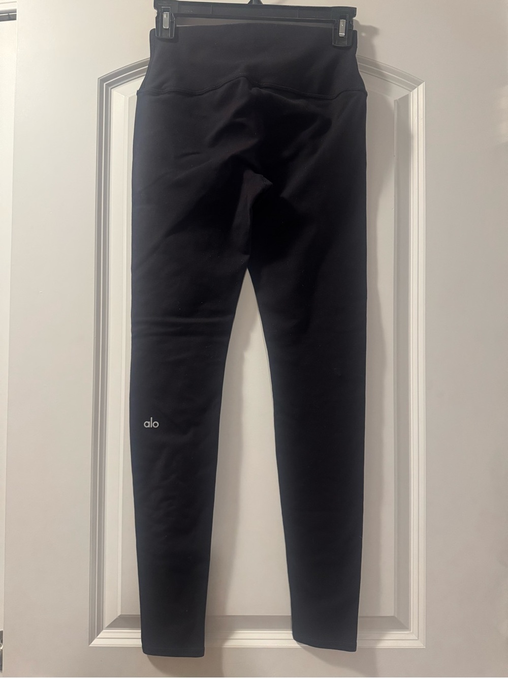 AUTHENTIC ALO THICK LEGGINGS SIZE SMALL